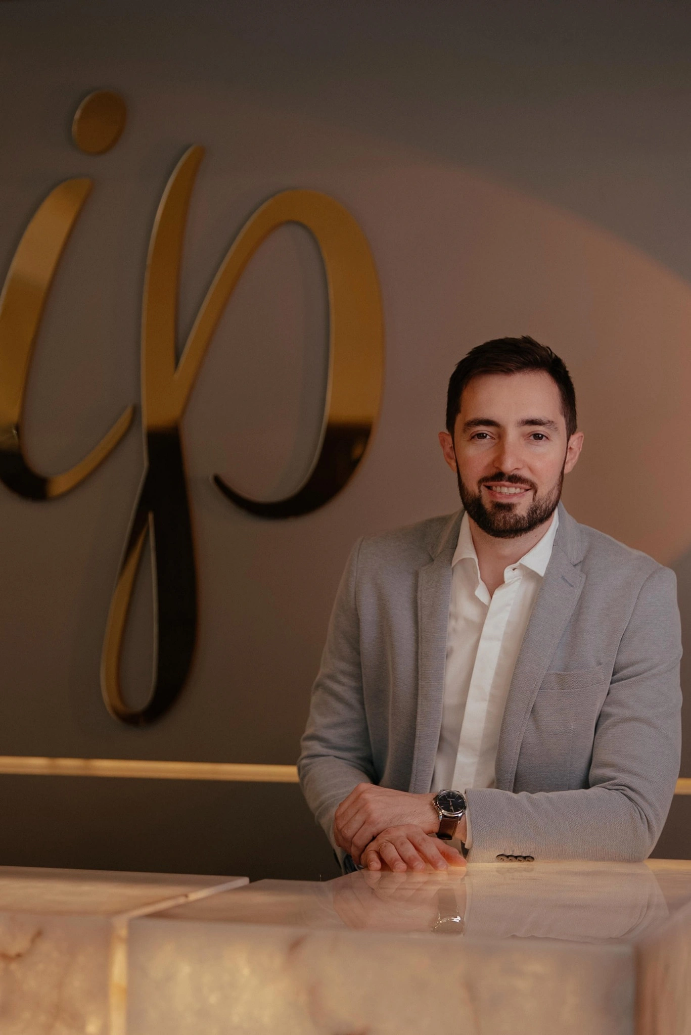 Dr. Wesley Perez Ferrão, Instituto Perez